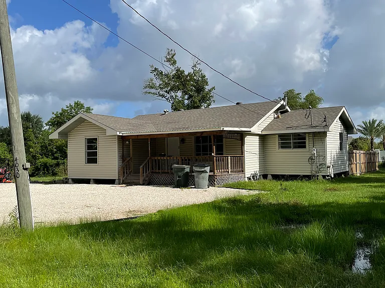 4030 W Prien Lake Rd — Photo 1