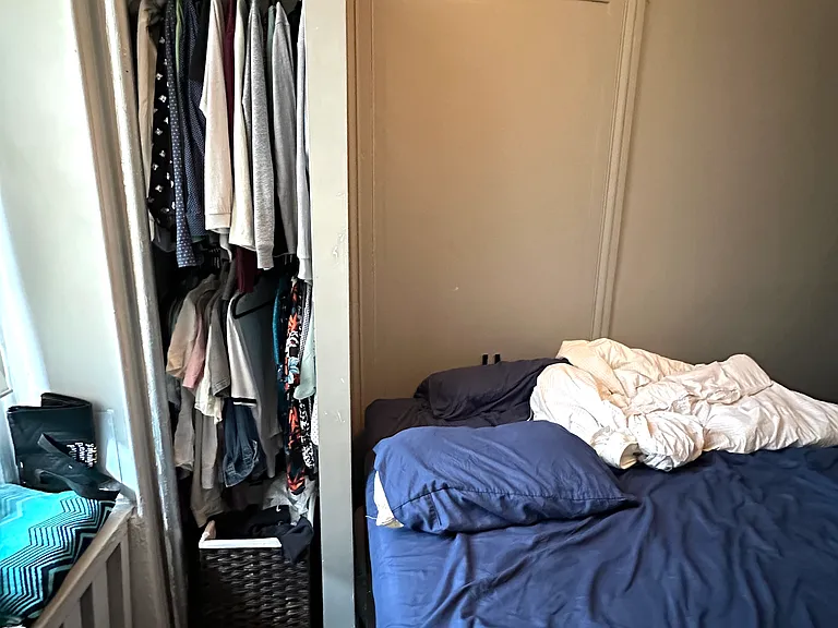 233 W 14th St #3R — Photo 15