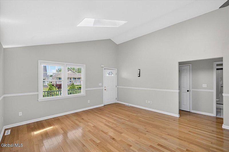 3rd image of 23 Victoria Way