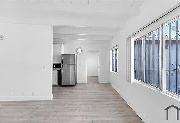 4th image of 3324 Drew St APT 7