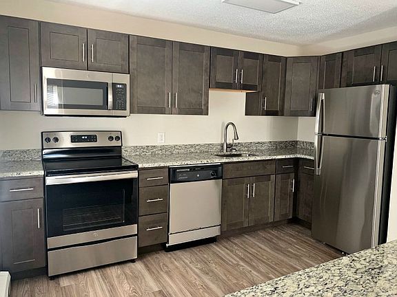 2nd image of 100 Bedford St #3