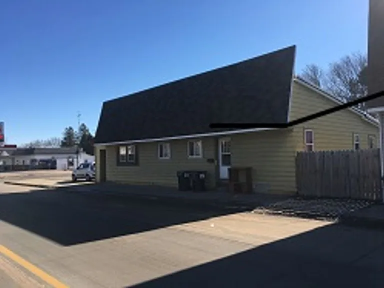 144 E Lincoln Ave — Photo 1