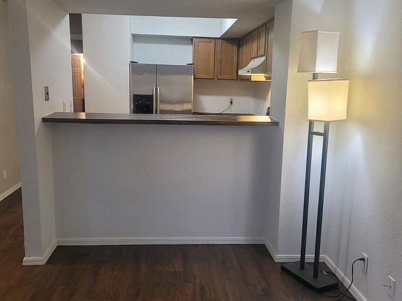 4th image of 1730 E 67th St Unit K103