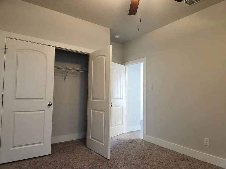 303 Winston Dr — Photo 8
