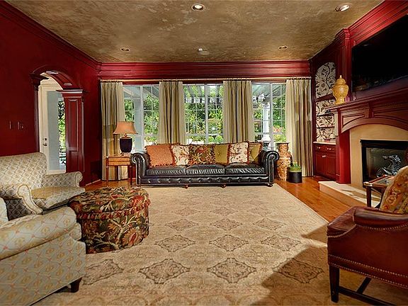 5th image of 9811 Stonebridge Lake Dr