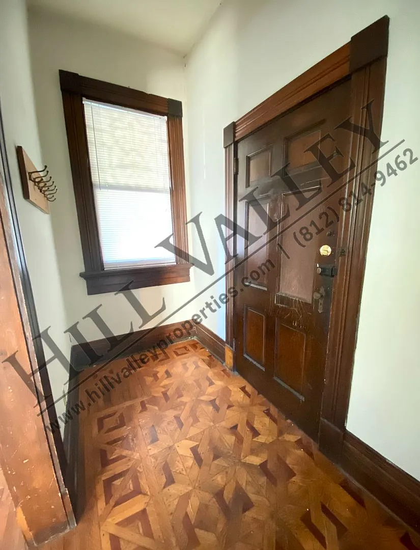 524 S 6th St — Photo 2