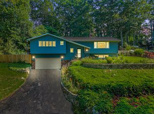 44 Overlook Rd, Gales Ferry, CT 06335