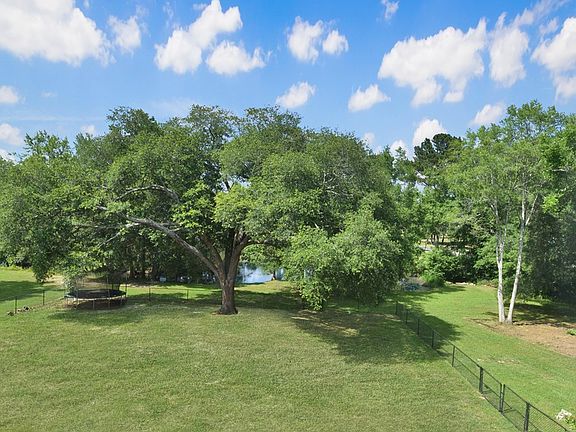 2nd image of 44 Breakfast Pond Dr