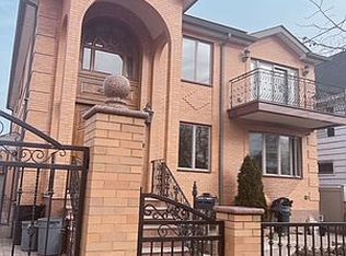 42-73 149th St #1, Flushing, NY 11355