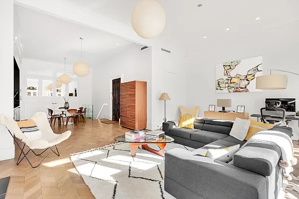 Sold by Douglas Elliman | media 24