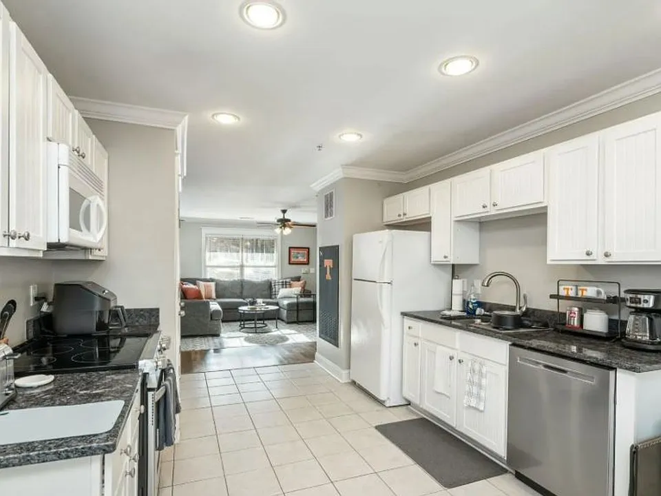 3825 Cherokee Woods Way #103