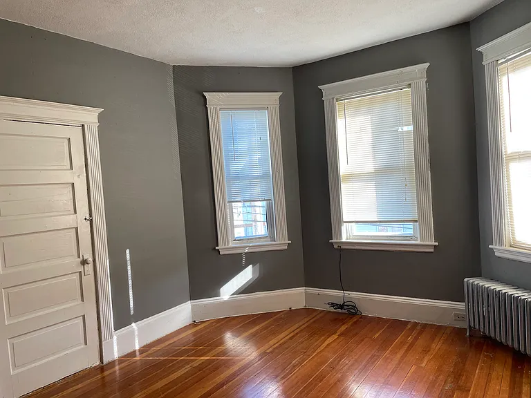 20 Eastern Ave — Photo 8
