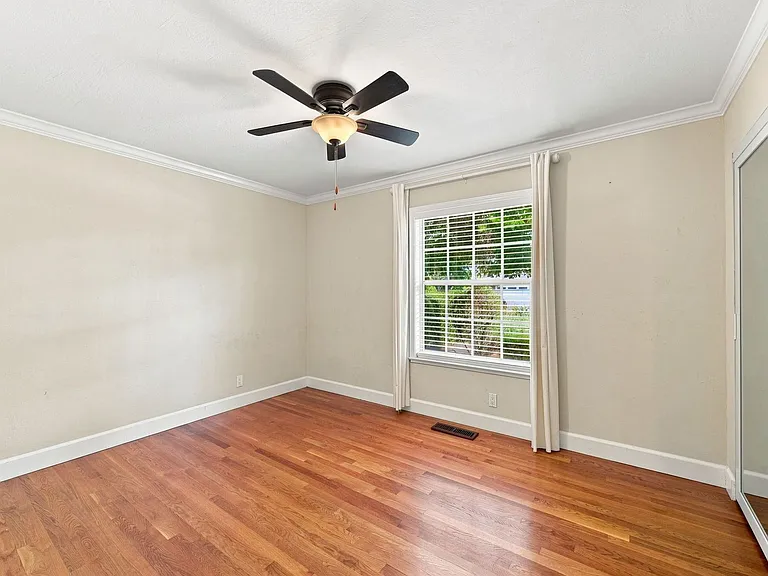 12445 Green Meadow Ln — Photo 35