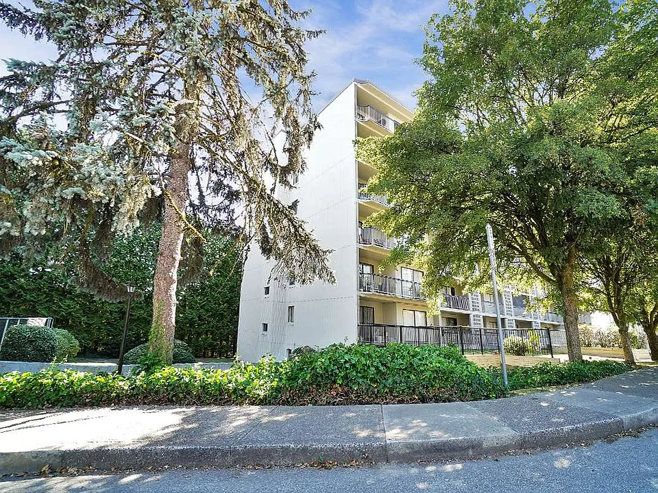 544 Sydney Ave