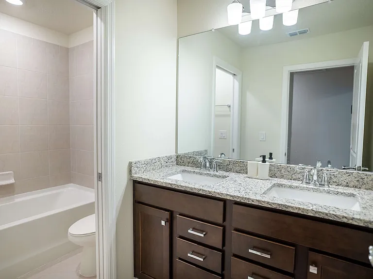 Saint Kitts Cir — Photo 48