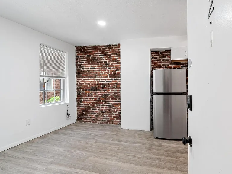 23 Harris St #1 — Photo 6