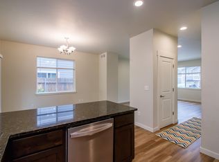 404 Oak St, Phoenix, OR 97535