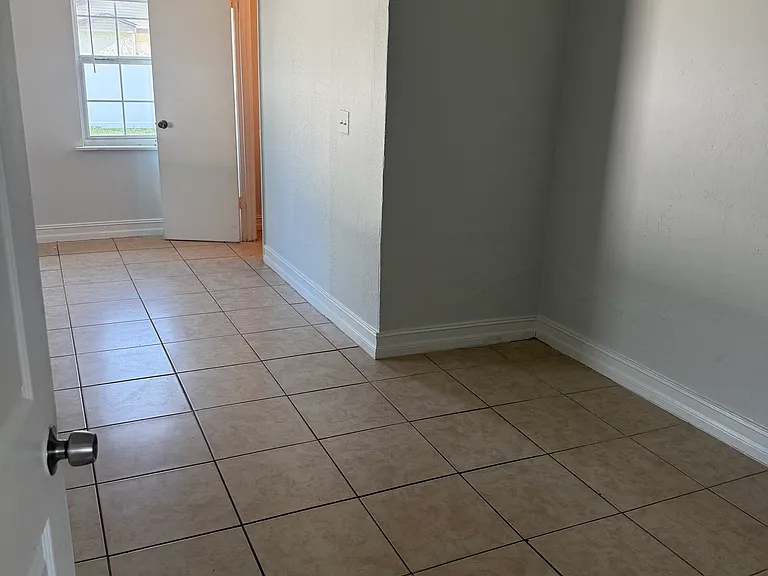 3712 Columbia St — Photo 11