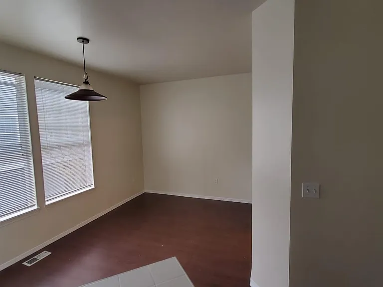 22651 NE 4th Pl — Photo 12