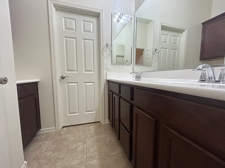 3841 E Powell Pl — Photo 12