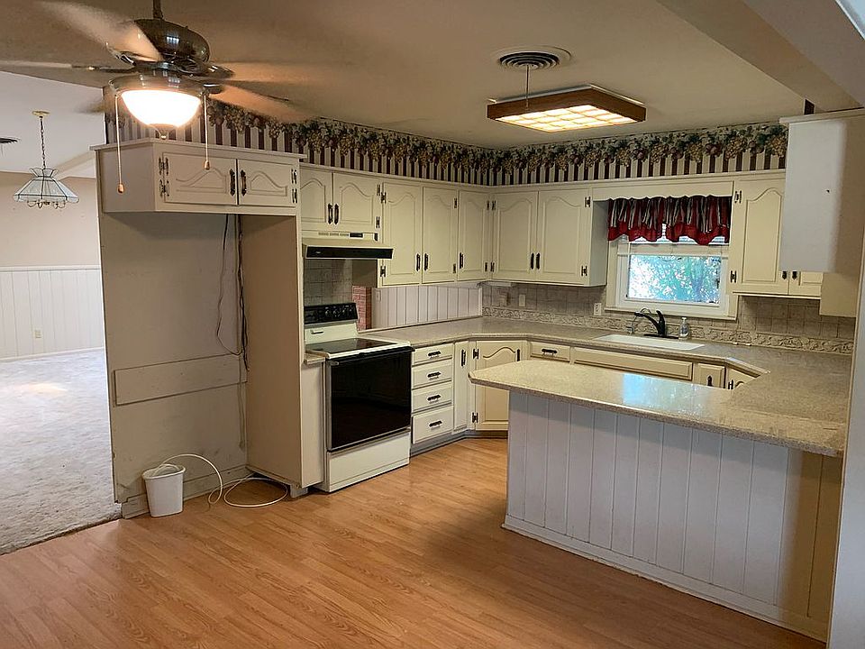 3003 W 11th St, Plainview, TX 79072 Zillow