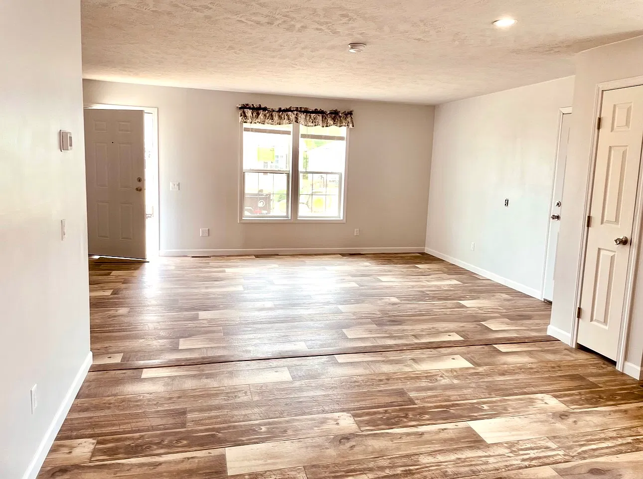 3 bed, 1275 sqft, $1,400 — Photo 4