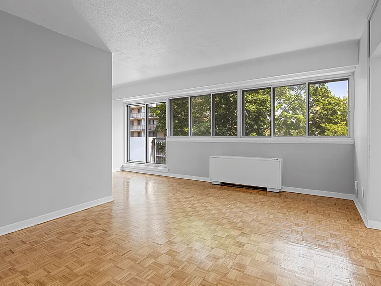 270 Somerset St W #906 — Photo 16
