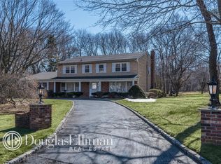 25 Wedgewood Ct, Glen Head, NY 11545