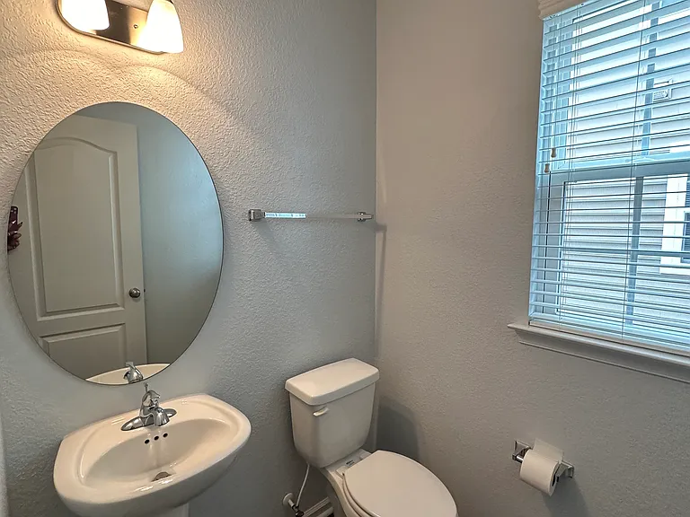 4976 Almandine Ave — Photo 11