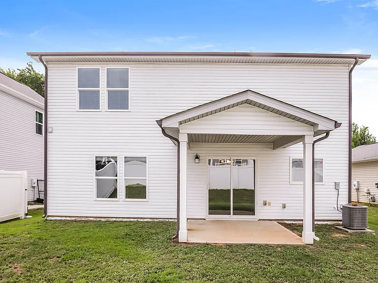 84 Pamlico Dr — Photo 17