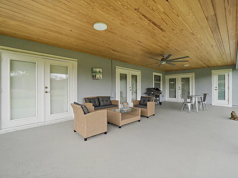 1342 Essex Dr — Photo 52