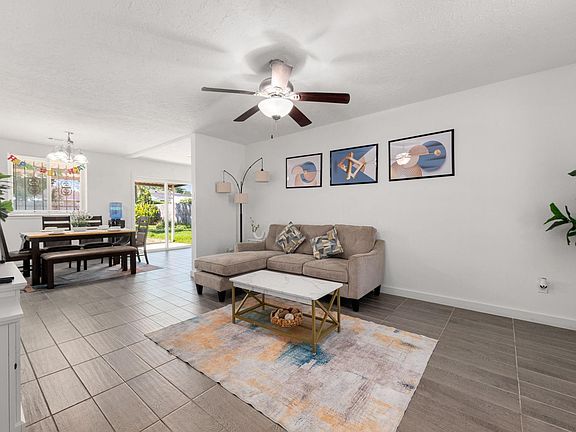 2nd image of 10927 Sharpview Drive