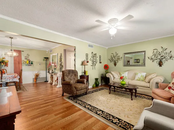 1811 Myrtle St, Liberty, TX 77575