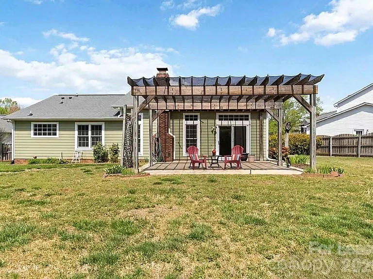 12100 Landing Green Dr — Photo 10