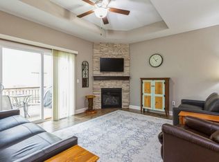 5185 Stone Creek Dr, Pleasant Hill, IA 50327