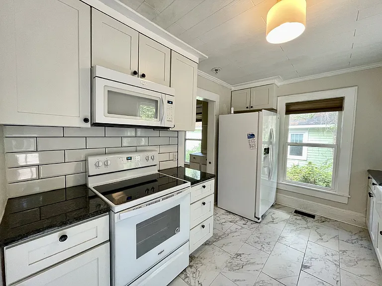 536 Pearl St — Photo 10