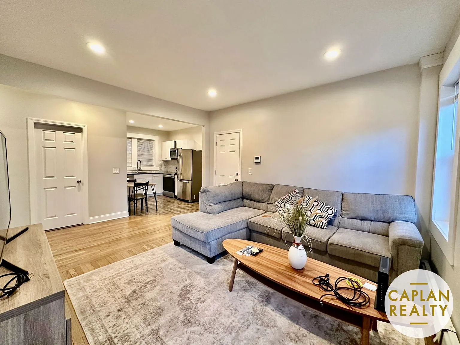 2 bed, 752 sqft, $1,995 — Photo 1