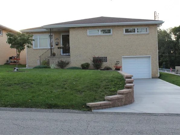 2120 Vermont Ave, West Mifflin, PA 15122