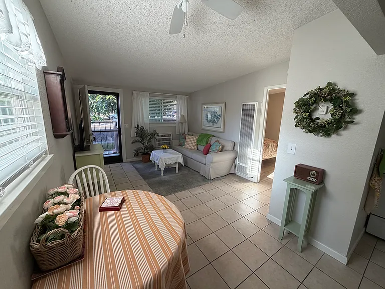 1847 E 8th St #22 — Photo 3