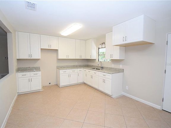 3rd image of 216 Brooklyn Ave