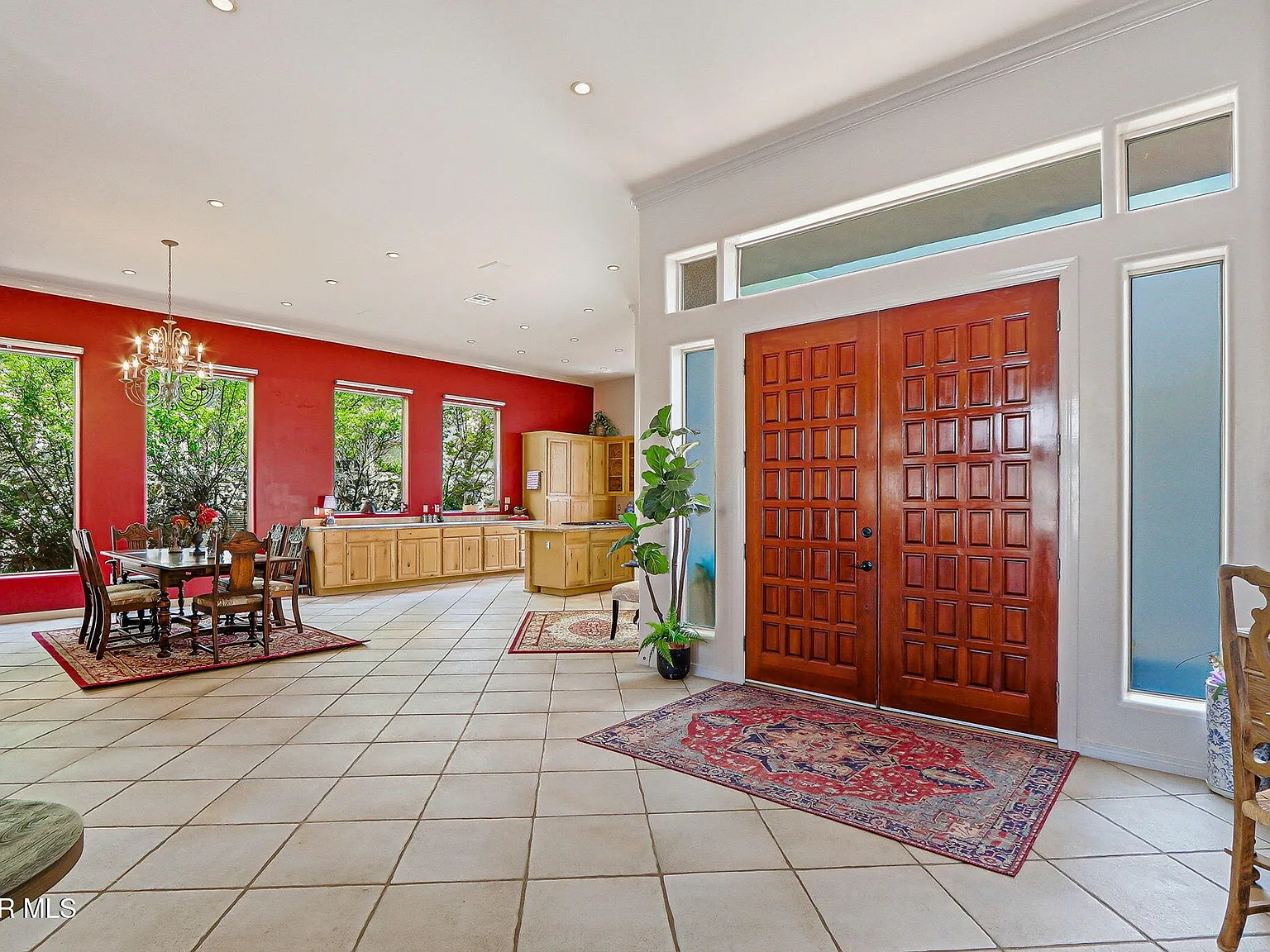 3 bed, 2.0 bath, 2773 sqft, $4,288 — Photo 4