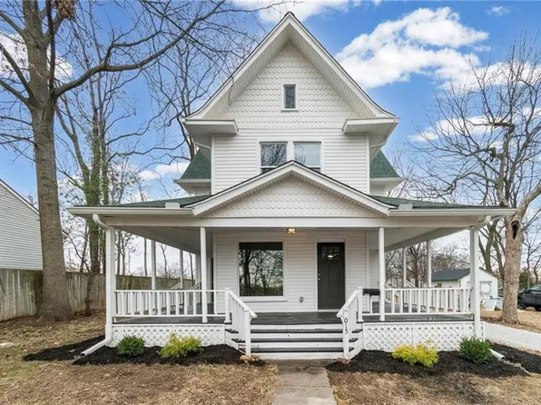 1015 E College St, Independence, MO 64050