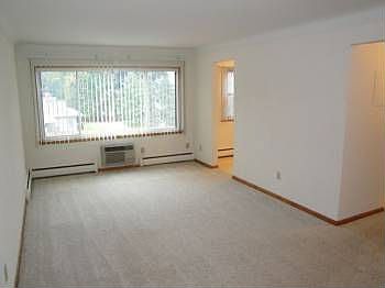 5th image of 1855 Larpenteur Ave W APT 6