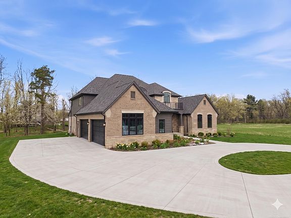 4th image of 1055 Avon Rd