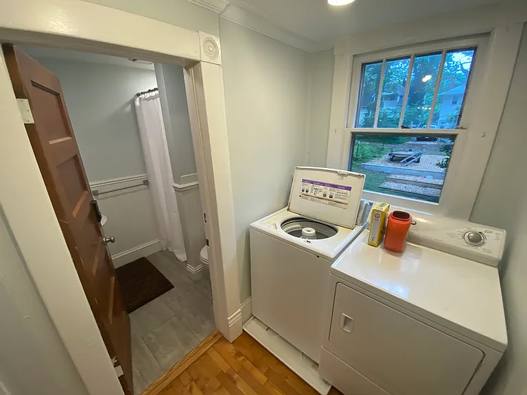 520 King George Ave SW — Photo 36
