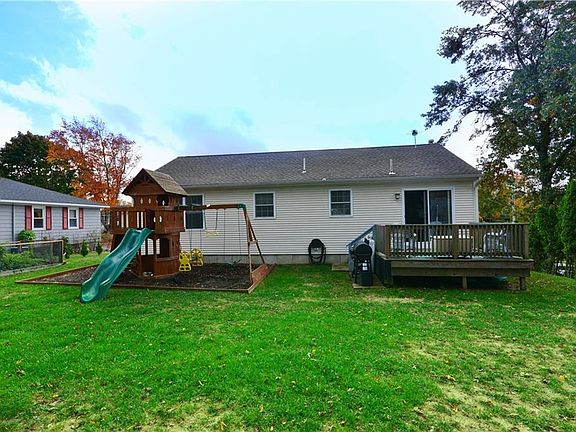 5th image of 70 Sophia Dr