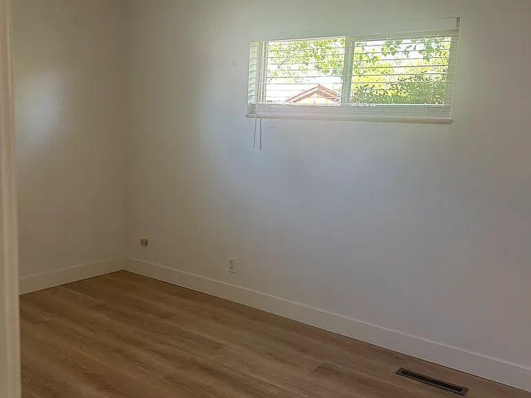 4350 N 250 E — Photo 11