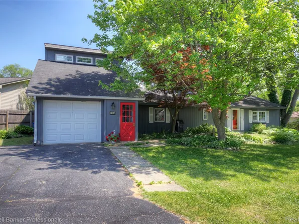 290 Florawood Blvd, Waterford, MI 48327