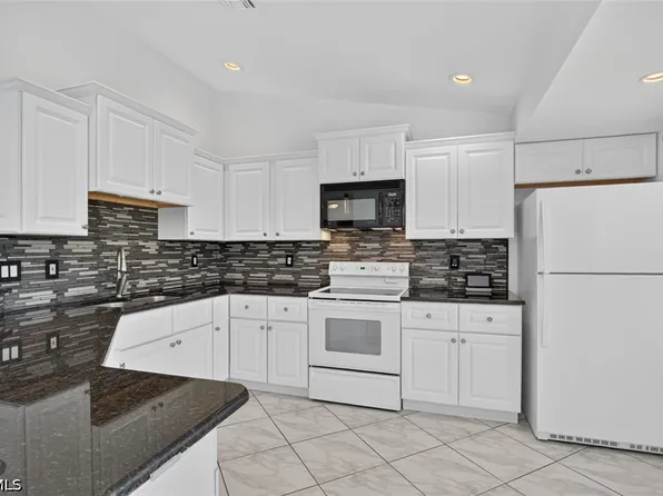 827 SW 29th Ter, Cape Coral, FL 33914