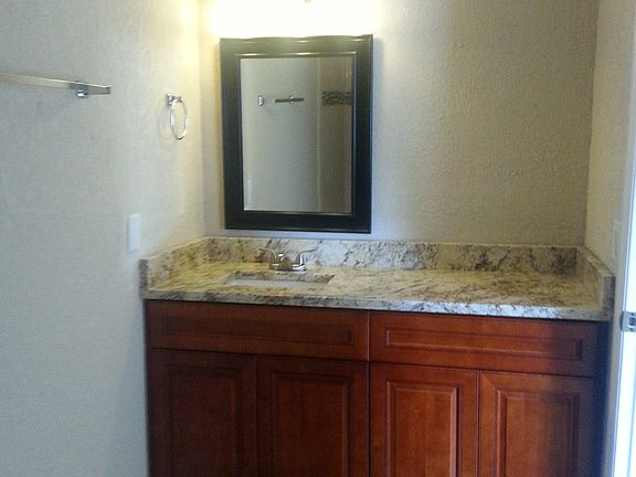 4th image of 103 Hollyhock Dr
